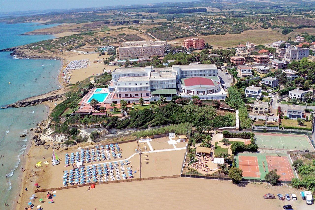 Futura Style Helios Hotel Noto Exterior photo